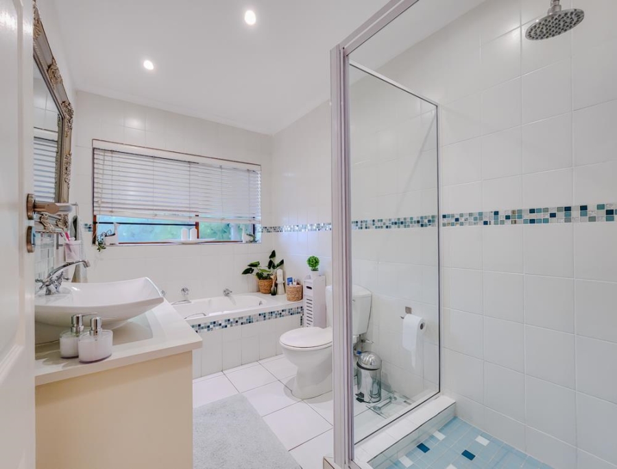 4 Bedroom Property for Sale in Protea Valley Western Cape